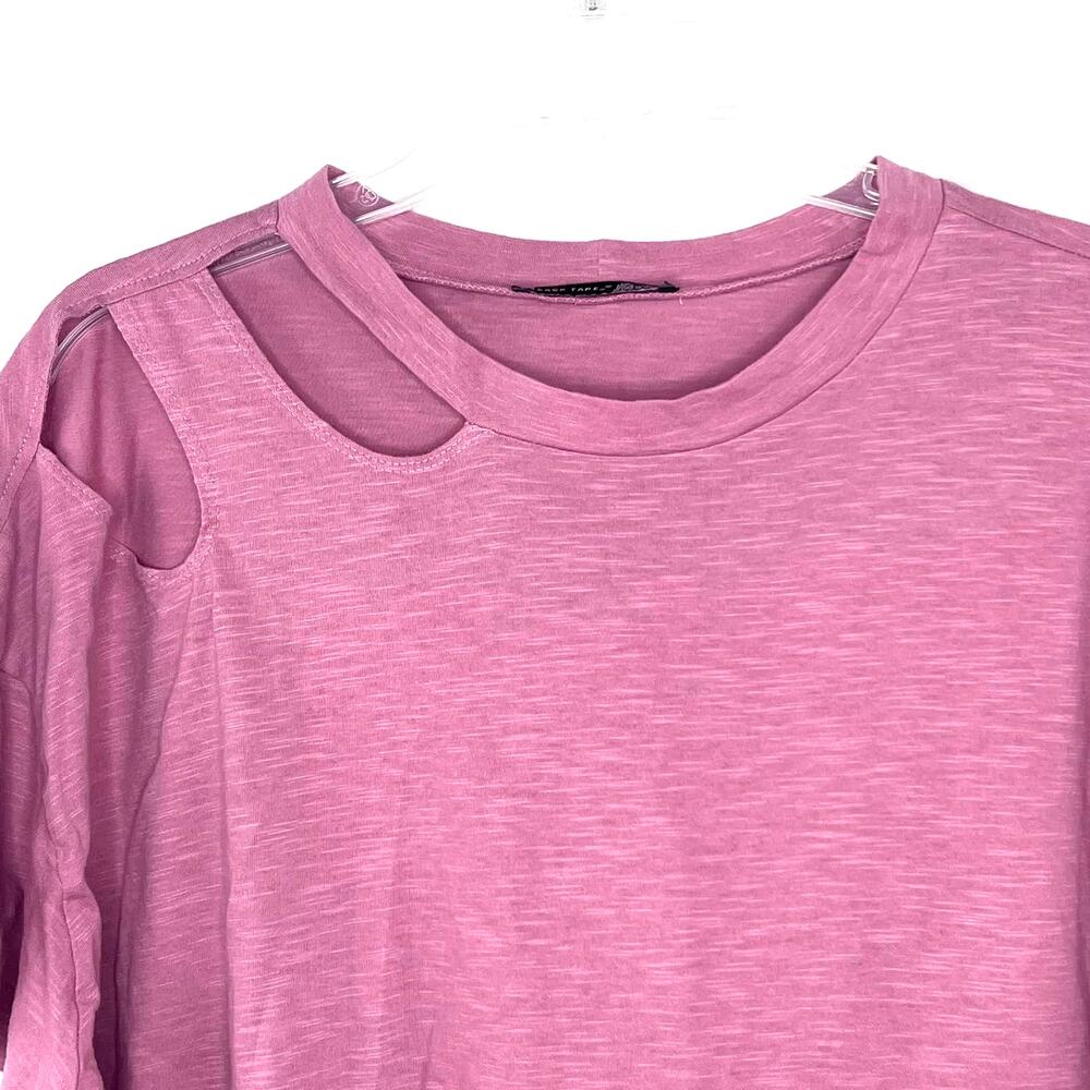 New Black Tape_ Size 2X Cutout Shoulder Pink Short Sleeve Shirt - Picture 2 of 5